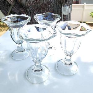 Set of 4 Fountainware Glass‎ Dessert Dish with Wavy Tulip Shaped Rim